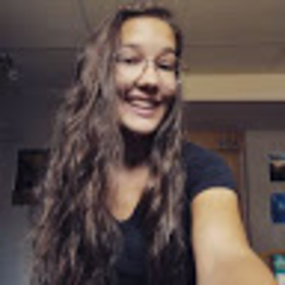 Meet your Posher, Corinne - Picture 1 of 1